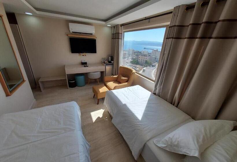 اتاق لوکس با چشم‌انداز دریا, Jordan Seasons