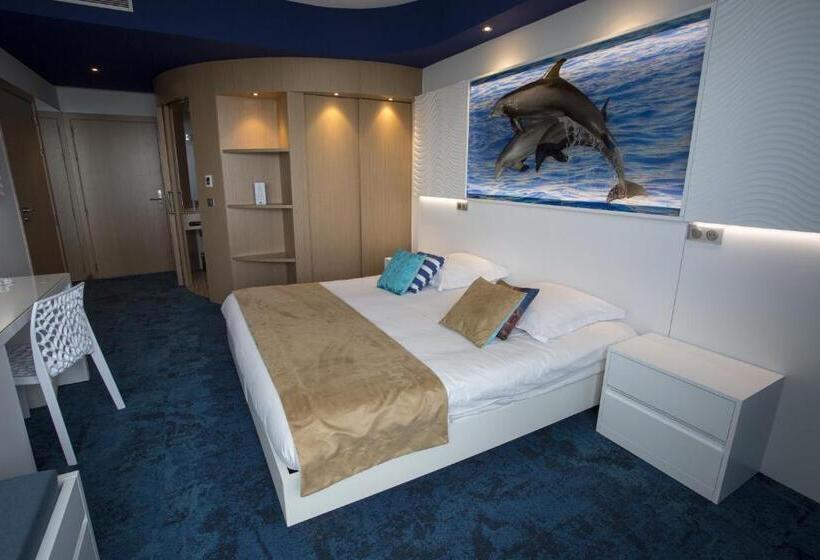 اتاق استاندارد با چشم‌انداز دریا, Marineland Hôtel