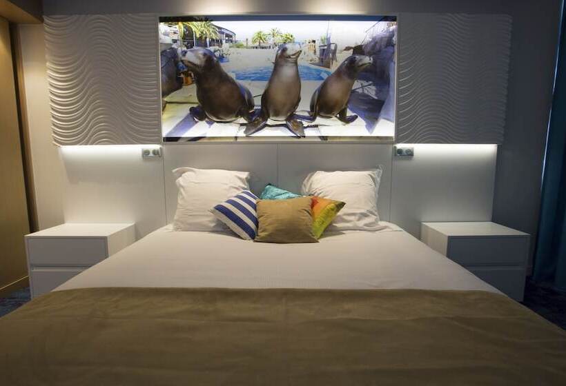 اتاق استاندارد با چشم‌انداز دریا, Marineland Hôtel