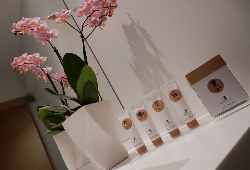 سوییت جونیور, Modern Times Hotel, Vevey, A Tribute Portfolio