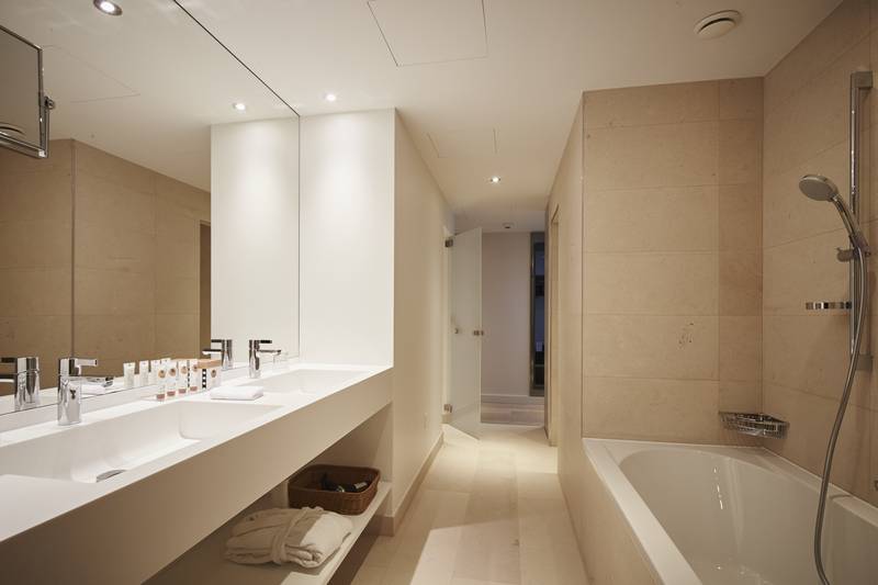 سوییت جونیور, Modern Times Hotel, Vevey, A Tribute Portfolio