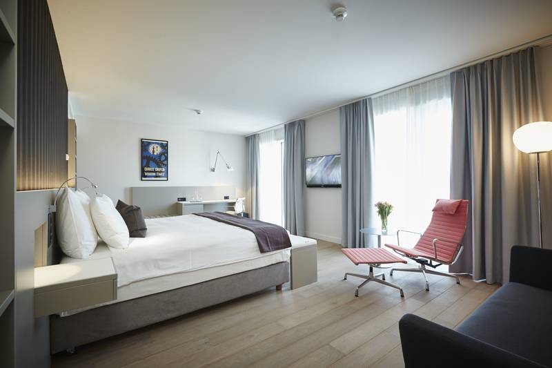 سوییت جونیور, Modern Times Hotel, Vevey, A Tribute Portfolio
