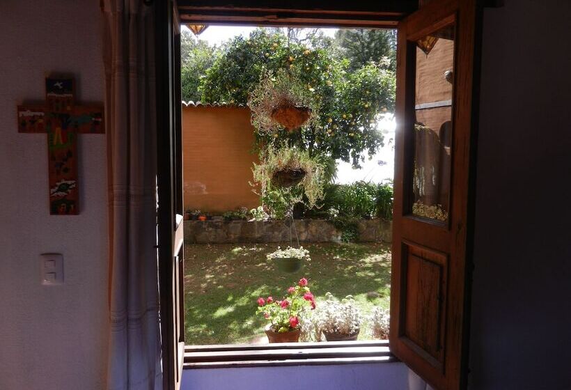 اتاق استاندارد سه نفره, Posada Yolihuani