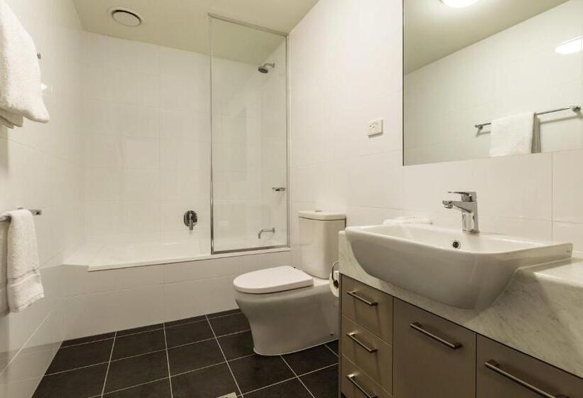 3 Bedroom Apartment, Quest Melbourne Airport