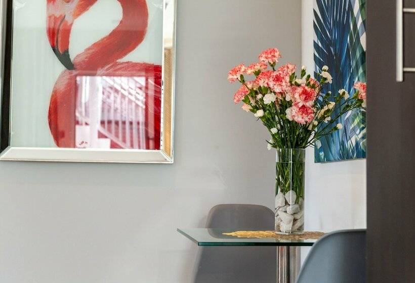 استودیوی استاندارد, Seaside All Suites