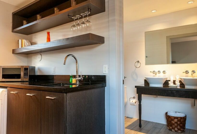 استودیوی استاندارد, Seaside All Suites