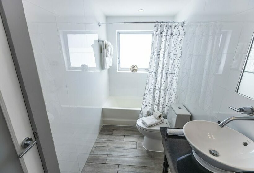 استودیوی استاندارد, Seaside All Suites