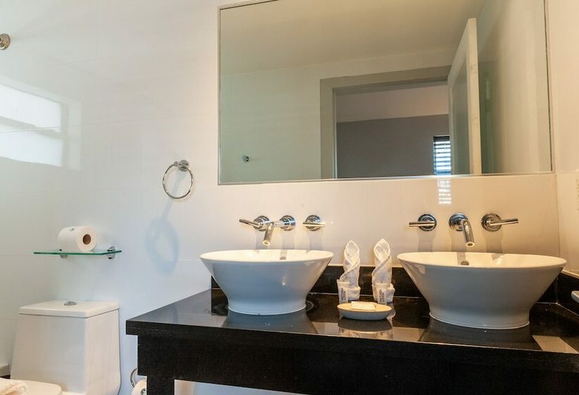 استودیوی استاندارد, Seaside All Suites