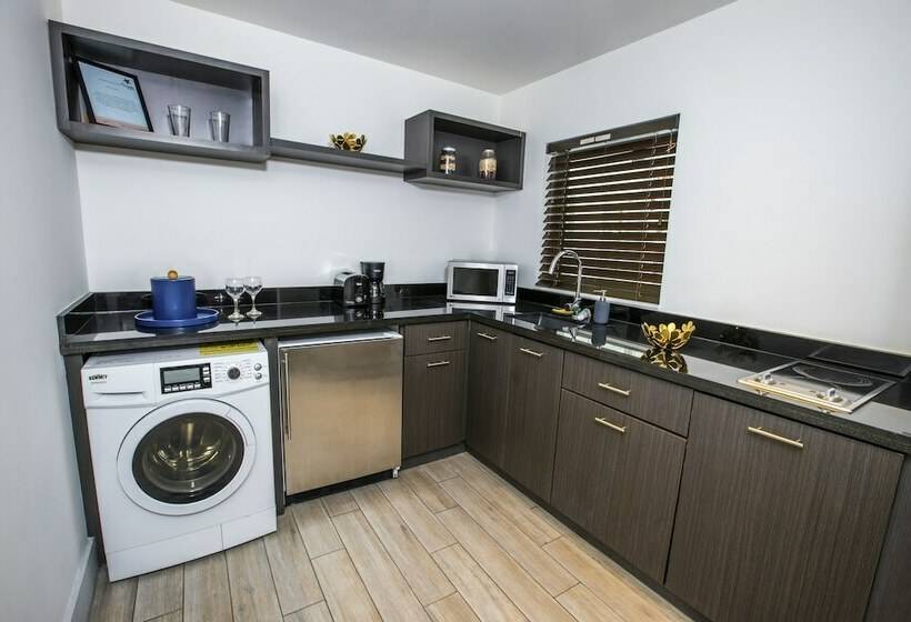 سوییت, Seaside All Suites