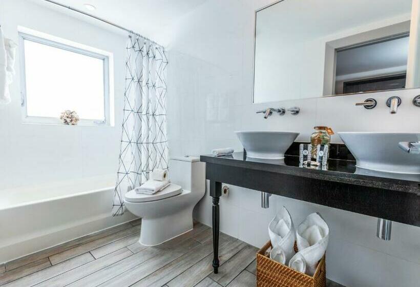 استودیوی استاندارد, Seaside All Suites