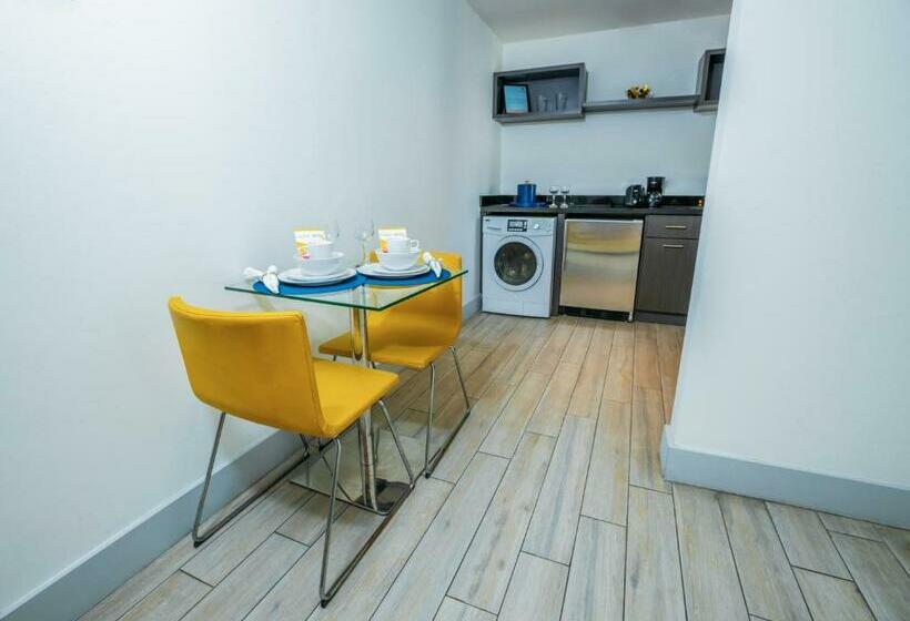 استودیوی استاندارد, Seaside All Suites