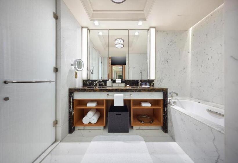 اتاق لوکس با تخت دو نفره بزرگ, St. Regis Macao