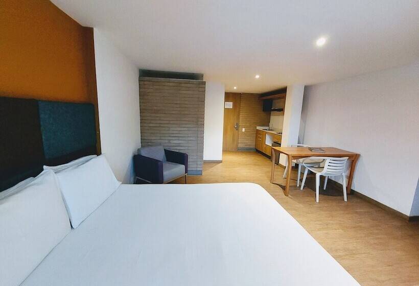 استودیوی استاندارد, Viaggio Teleport City Suites