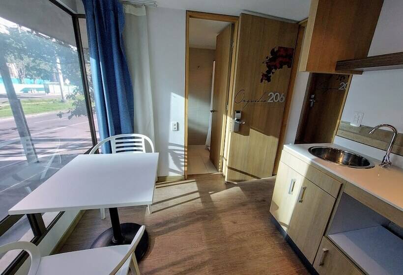 استودیوی استاندارد, Viaggio Teleport City Suites