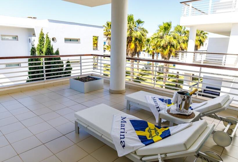 带2个卧室的高级公寓, Marina Club Suite