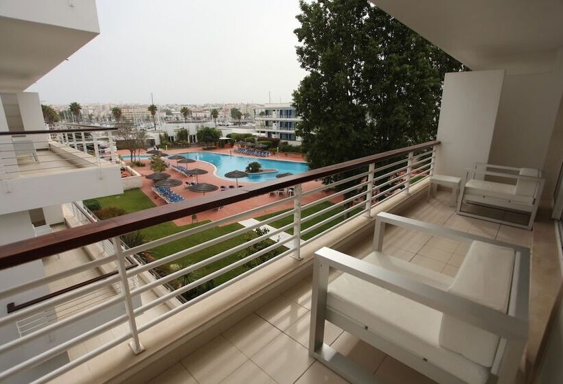 带3个卧室的高级公寓, Marina Club Suite