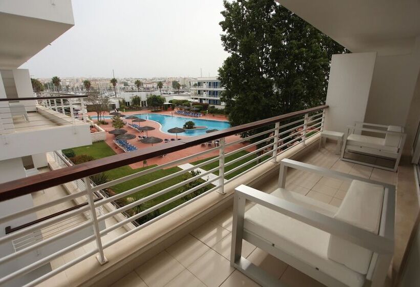 آپارتمان سوپریور 3 خوابه, Marina Club Suite