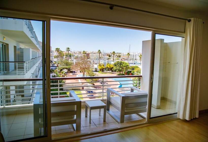 带3个卧室的高级公寓, Marina Club Suite