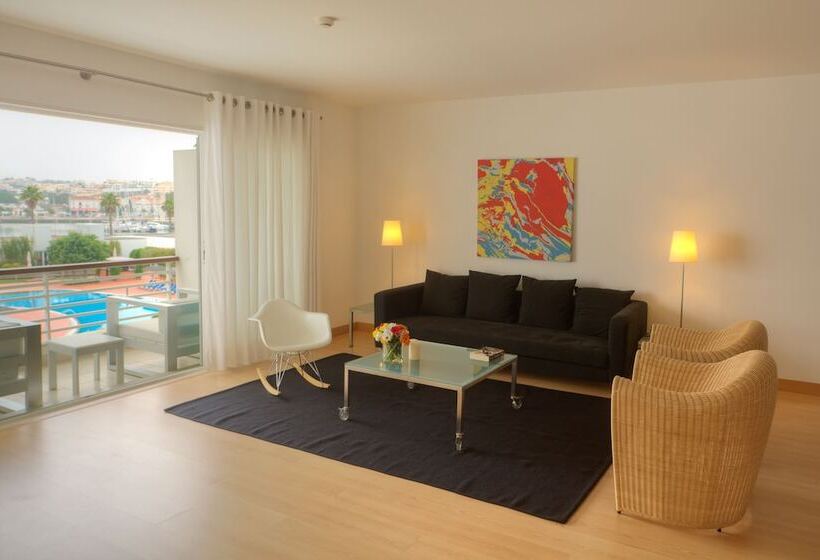 带3个卧室的高级公寓, Marina Club Suite