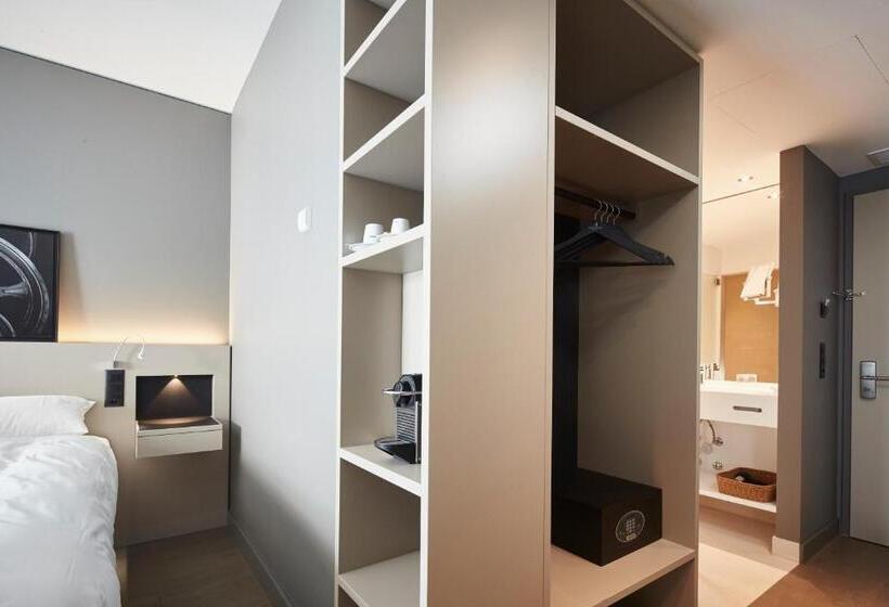 اتاق استاندارد با چشم‌انداز باغ, Modern Times Hotel, Vevey, A Tribute Portfolio