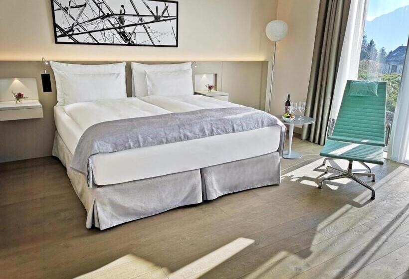 سوییت خانوادگی, Modern Times Hotel, Vevey, A Tribute Portfolio