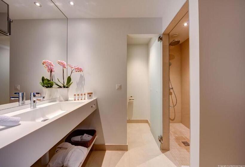 سوییت جونیور, Modern Times Hotel, Vevey, A Tribute Portfolio