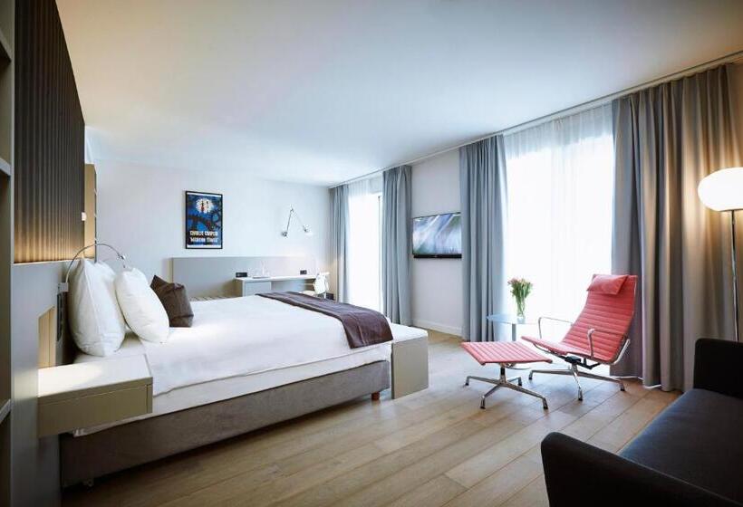 سوییت جونیور, Modern Times Hotel, Vevey, A Tribute Portfolio