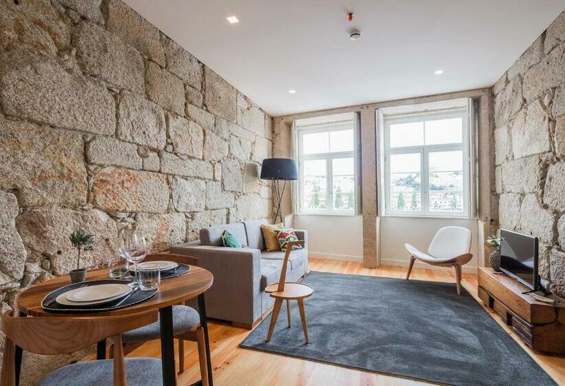 1 Bedroom Apartment, Porto River