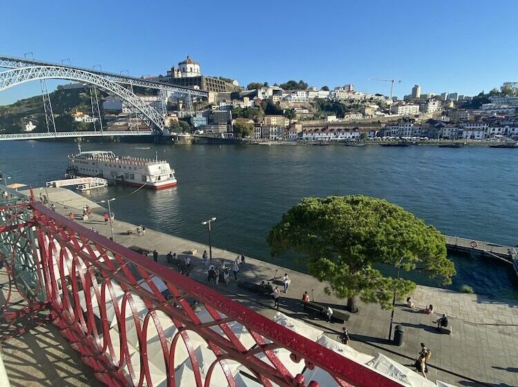 1 Bedroom Apartment, Porto River