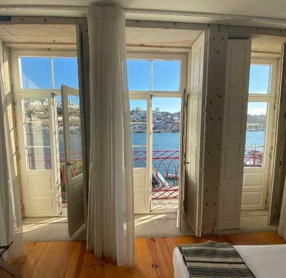 1 Bedroom Apartment with Balcony, Porto River