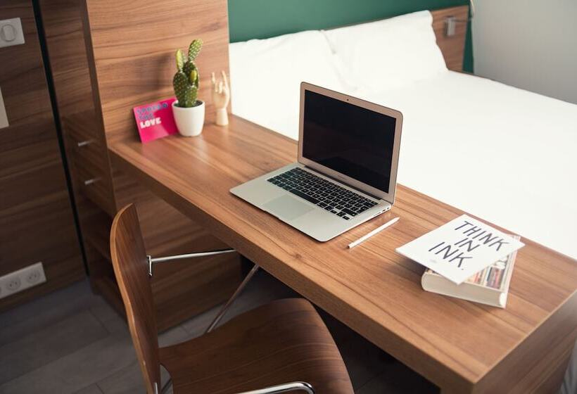 اتاق اکونومی, The Social Hub Paris La Défense
