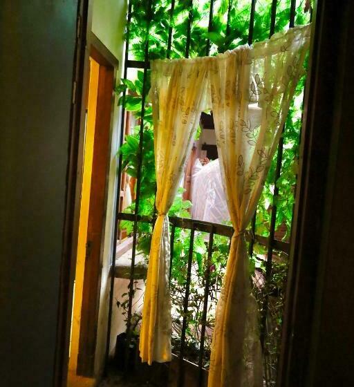 تختخواب در اتاق مشترک, Casa Yuk’