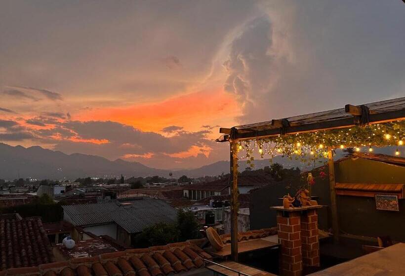 آپارتمان 1 خوابه با بالکن, Casa Yuk’