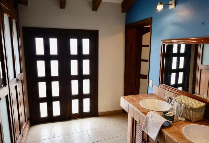 آپارتمان 1 خوابه با بالکن, Casa Yuk’