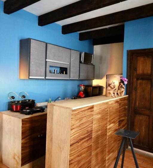 آپارتمان 1 خوابه با بالکن, Casa Yuk’
