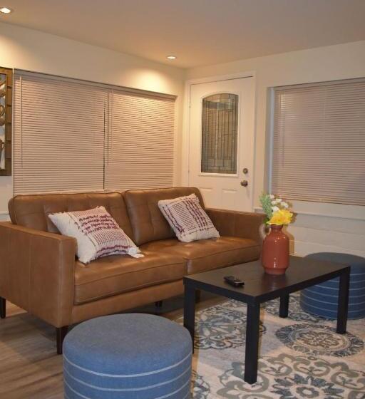 سوییت, Charming Private Guest Suite Near Disney/beach