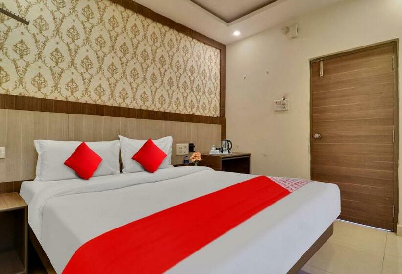 اتاق کلاسیک سه تخته, Flagship Hotel Rainbow Lavish