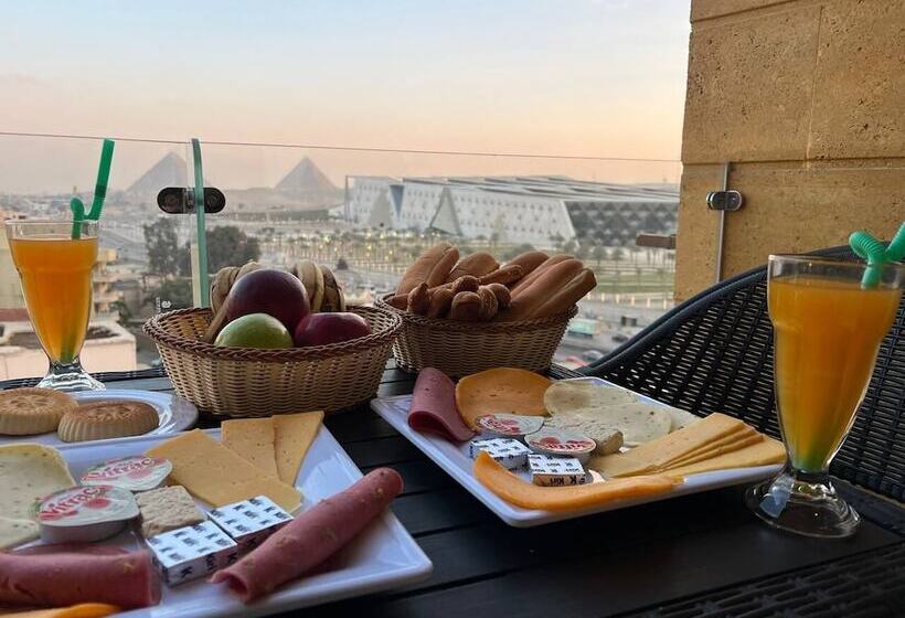 اتاق خانوادگی, Asia Grand Museum & Pyramids View