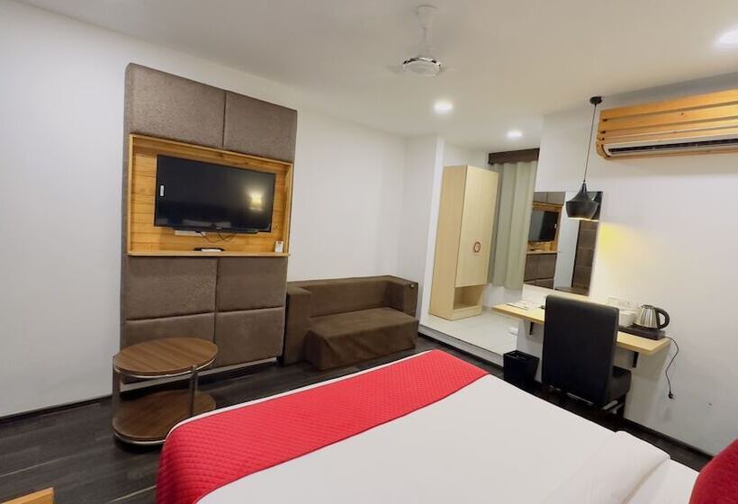 اتاق لوکس, Xenious Biz Ayaan Residency