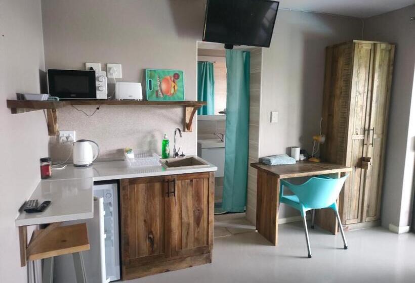 اتاق استاندارد با چشم‌انداز باغ, Cove Rock Stay
