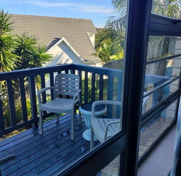 اتاق استاندارد با چشم‌انداز دریا, Cove Rock Stay