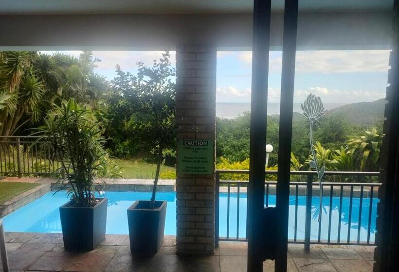 اتاق استاندارد با چشم‌انداز استخر, Cove Rock Stay