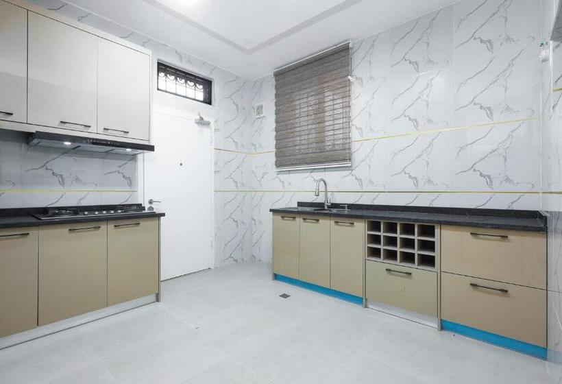 Deluxe Suite King Bed, Bkt Cribs   Apartments & Suites