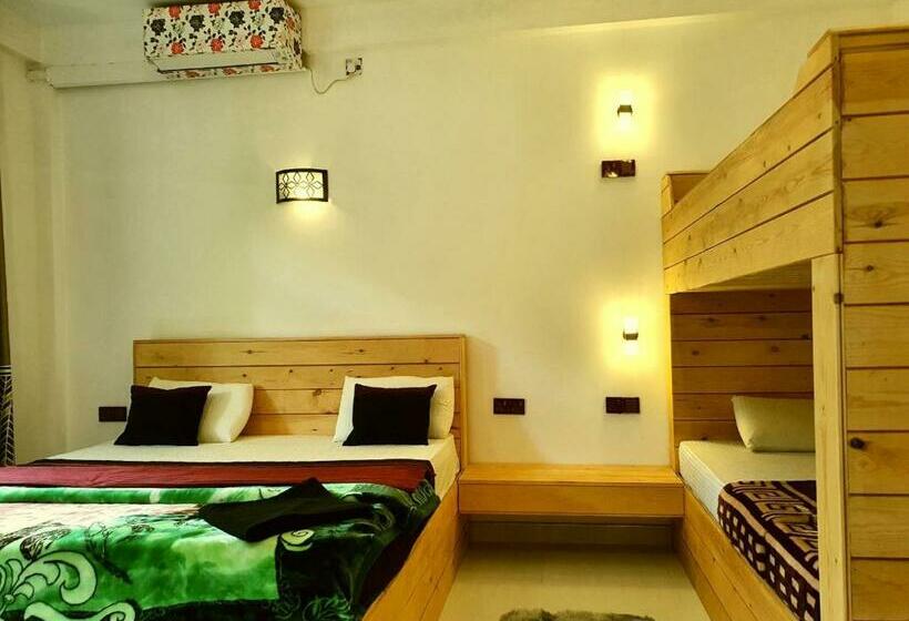 اتاق لوکس خانوادگی, Be My Guest