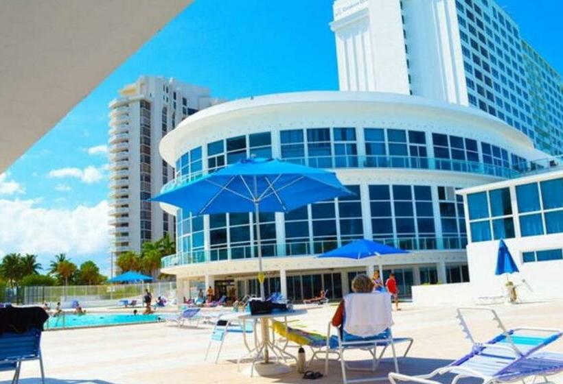 استودیوی استاندارد با چشم‌انداز دریا, 11th   Seven Heaven Miami  Unforgettable Ocean Front  Free Parking
