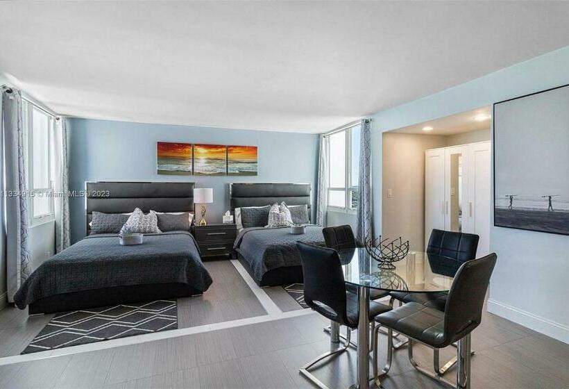 استودیوی استاندارد با چشم‌انداز دریا, 11th   Seven Heaven Miami  Unforgettable Ocean Front  Free Parking