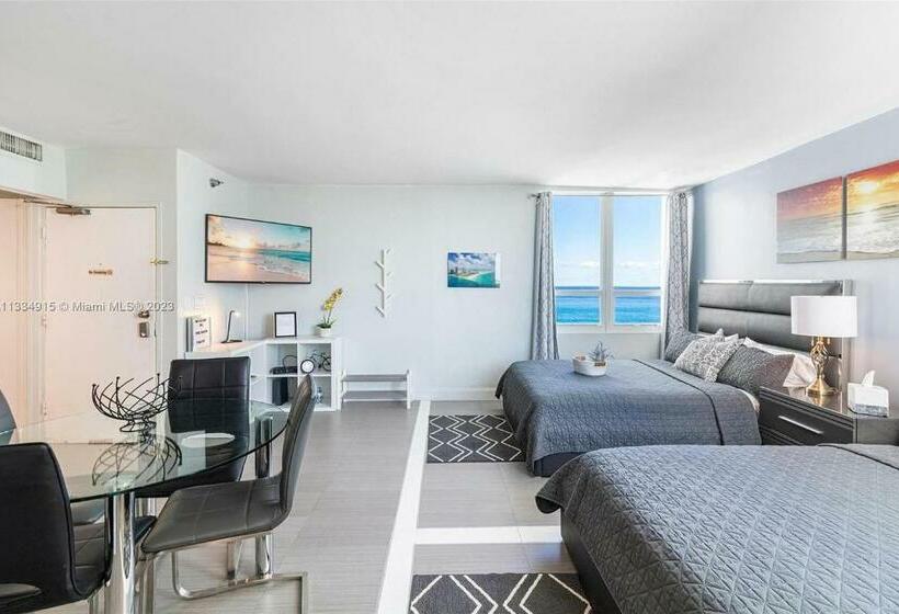 استودیوی استاندارد با چشم‌انداز دریا, 11th   Seven Heaven Miami  Unforgettable Ocean Front  Free Parking