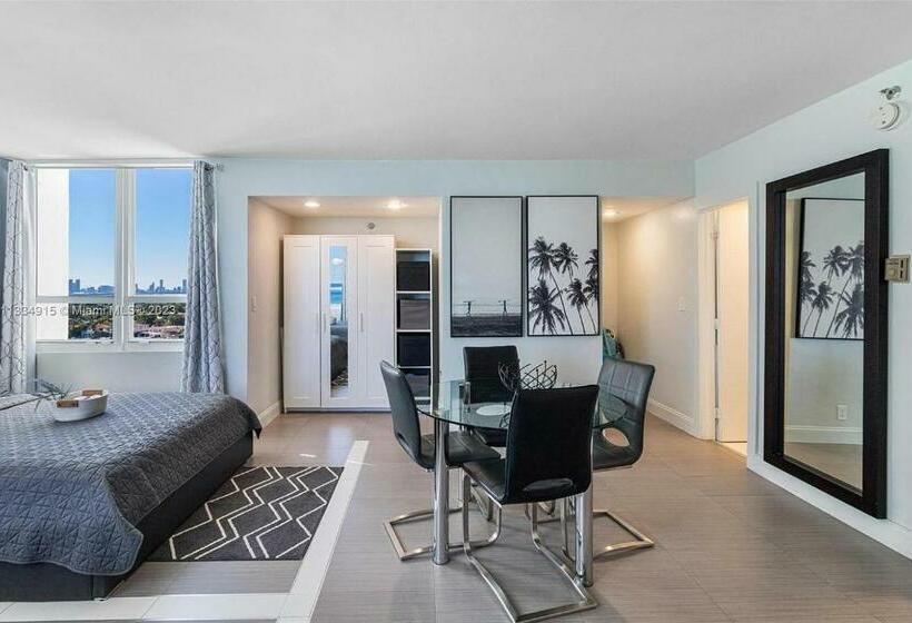استودیوی استاندارد با چشم‌انداز دریا, 11th   Seven Heaven Miami  Unforgettable Ocean Front  Free Parking