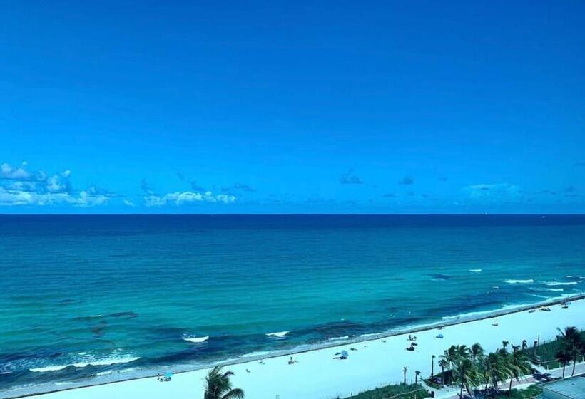 استودیوی استاندارد با چشم‌انداز دریا, 11th   Seven Heaven Miami  Unforgettable Ocean Front  Free Parking