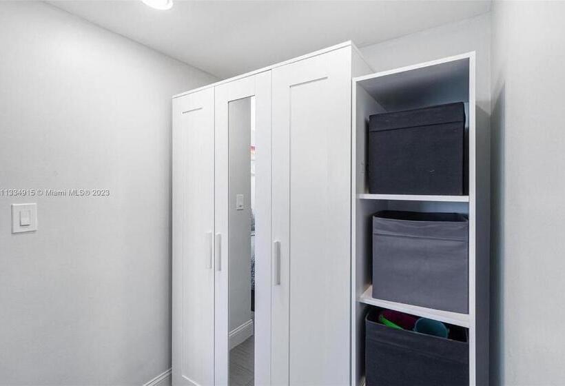 استودیوی استاندارد با چشم‌انداز دریا, 11th   Seven Heaven Miami  Unforgettable Ocean Front  Free Parking